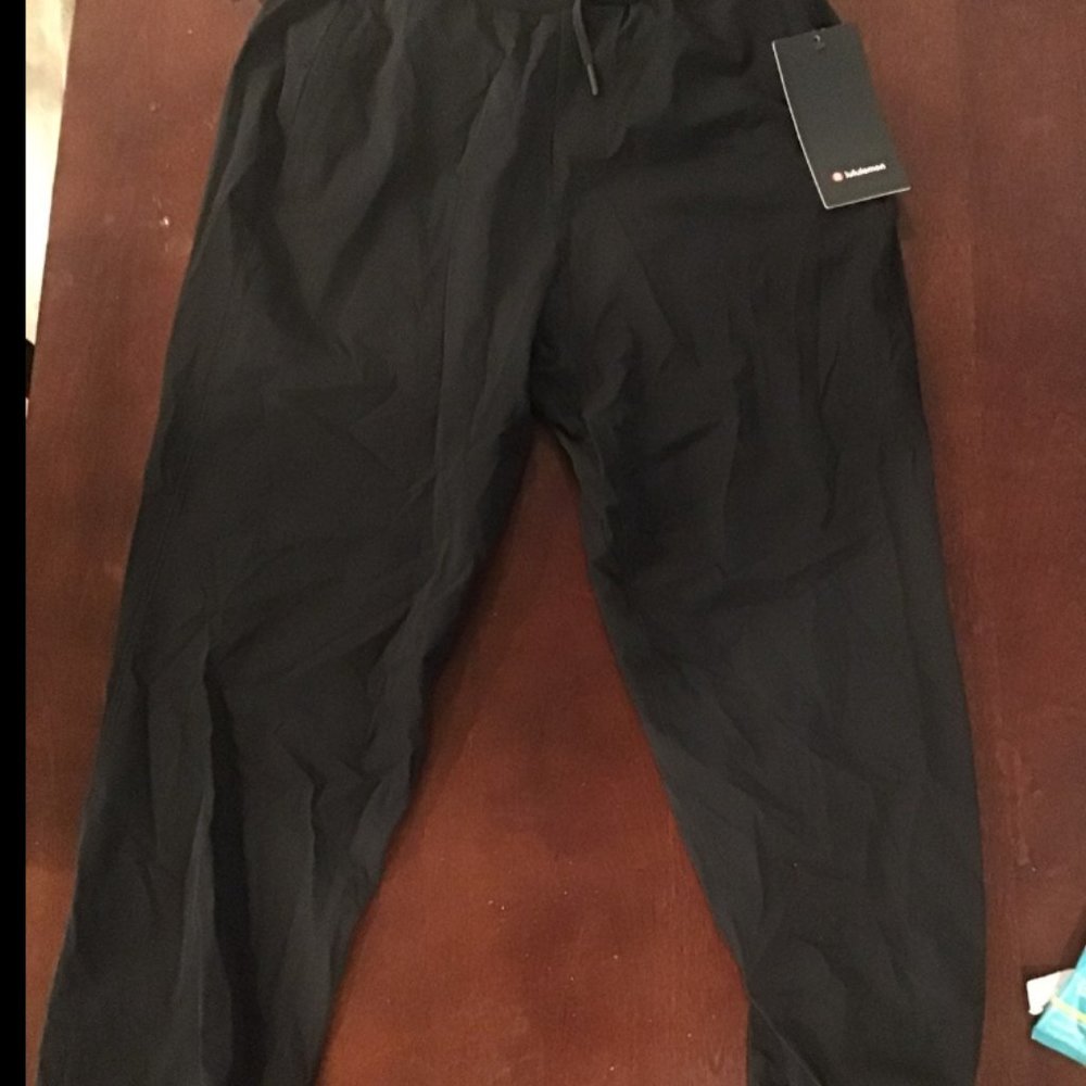 NWT LULULEMON SURGE JOGGERS